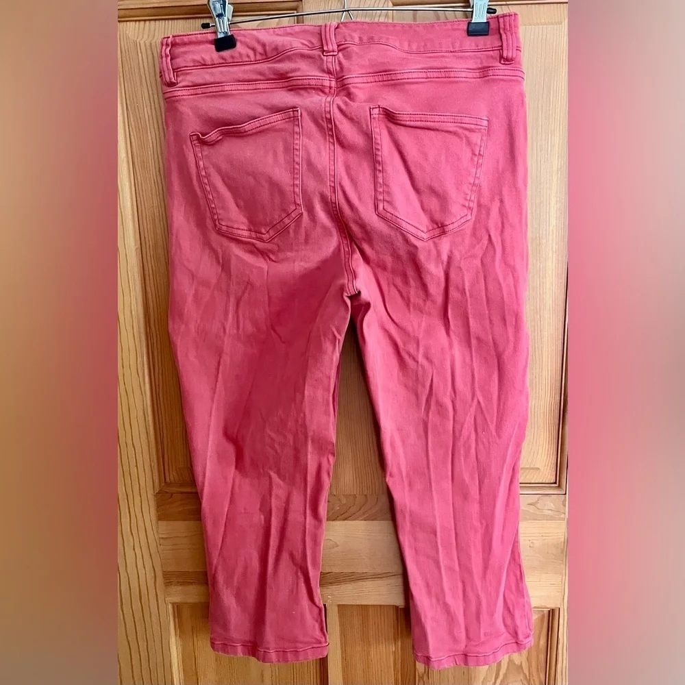 Chaps Sz 8 Faded Red Capri Jeans Distressed Bleach Splashes Grunge Summer VTG